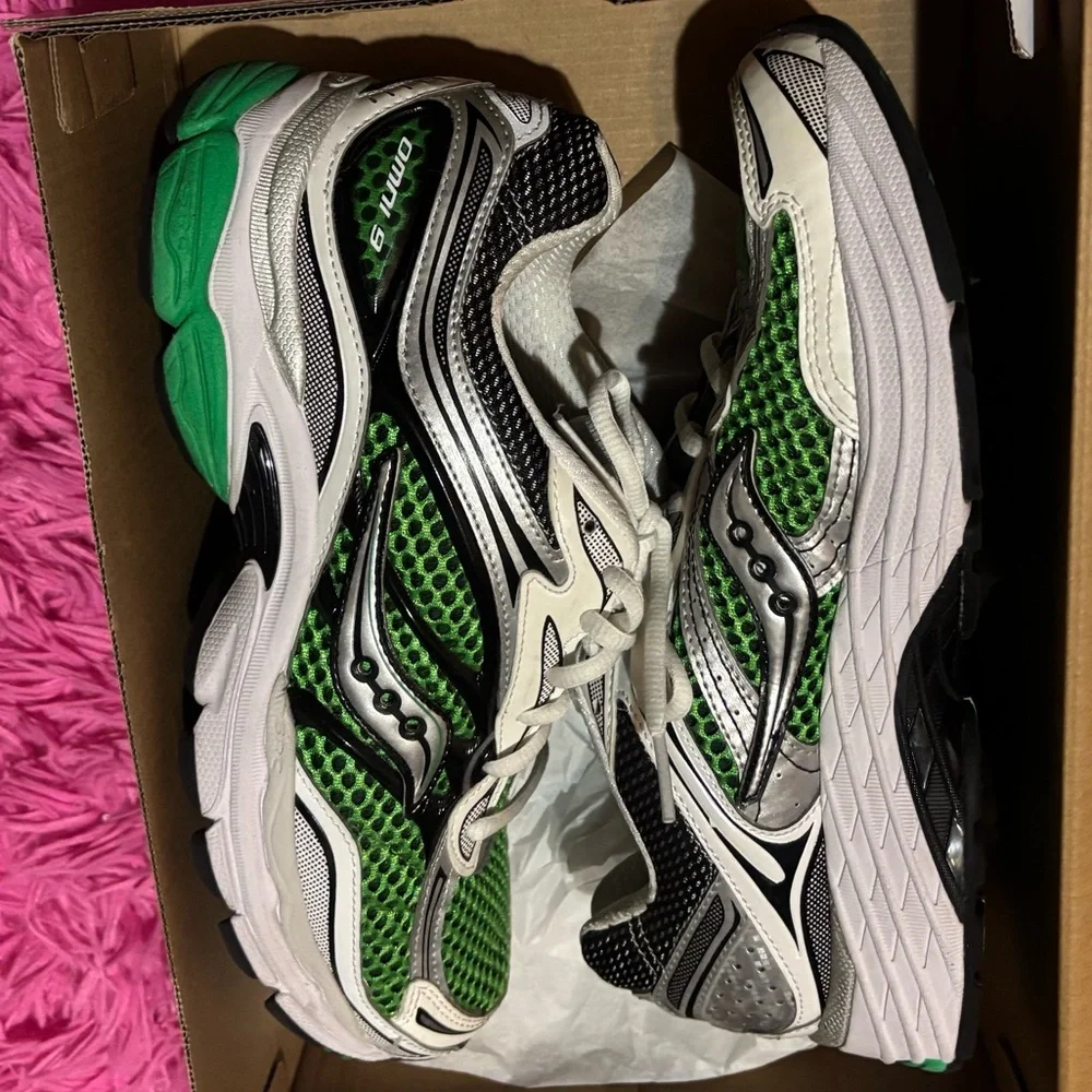 Saucony Men's ProGrid Omni 9 Running Shoes Men 8.5/Women 10 - Picture 2 of 7